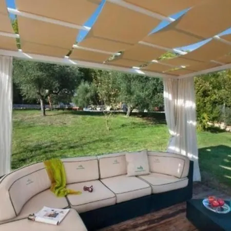 Vakantiehuis In Mit Privatem Pool